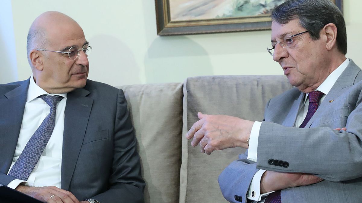 Yunanistan Dışişleri Bakanı Nikos Dendias ve Güney Kıbrıs Cumhurbaşkanı Nikos Anastasiades