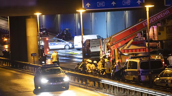 Auf der A100 nach den Unfällen Auf der A100 nach den Unfällen