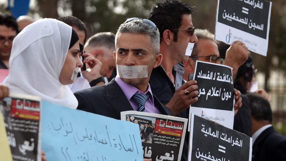 صحفيون أردنيون يحتجون أمام مجلس النواب الأردني، 29 سبتمبر 2011.
