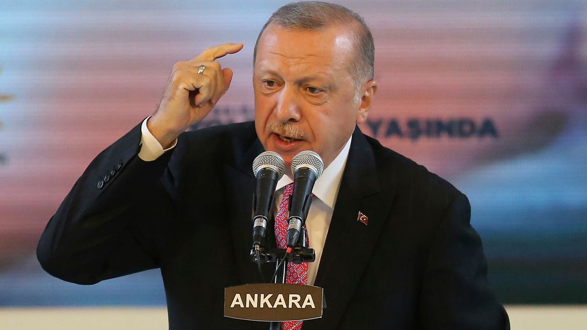 رجب طيب أردوغان، يلقي كلمة خلال حفل أقيم بمناسبة الذكرى الـ19 لتأسيس حزب العدالة والتنمية، أنقرة، 13 أغسطس 2020.