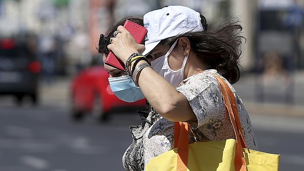 A maszk viselése üzletekben, számos zárt közösségi térben és a tömegközlekedési eszközökön kötelező A maszk viselése üzletekben, számos zárt közösségi térben és a tömegközlekedési eszközökön kötelező