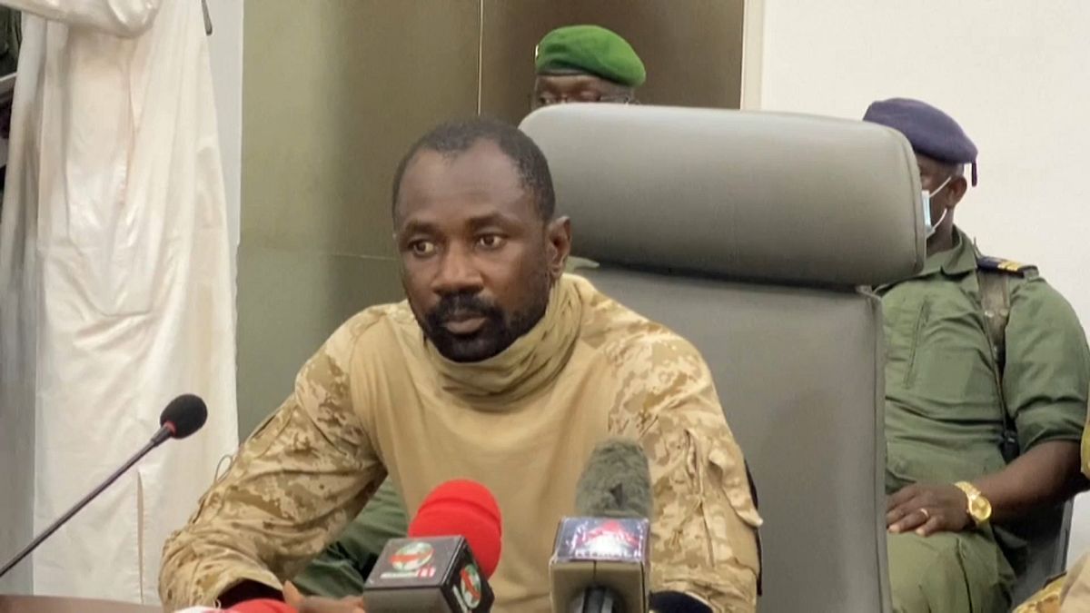 Coronel do exército Assimi Goita assume-se como  Presidente do Comité Nacional para a Salvação do Povo do Mali