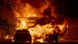 Las llamas consumen un hogar en Vacaville, California, EE.UU., el 19 de agosto de 2020