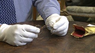 Gli occhiali di Ghandi, un accessorio cult. Battuti all'asta per 290 mila euro
