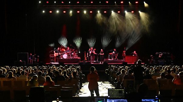 Konser simülasyonunda Tim Bendzko sahneye çıktı Konser simülasyonunda Tim Bendzko sahneye çıktı