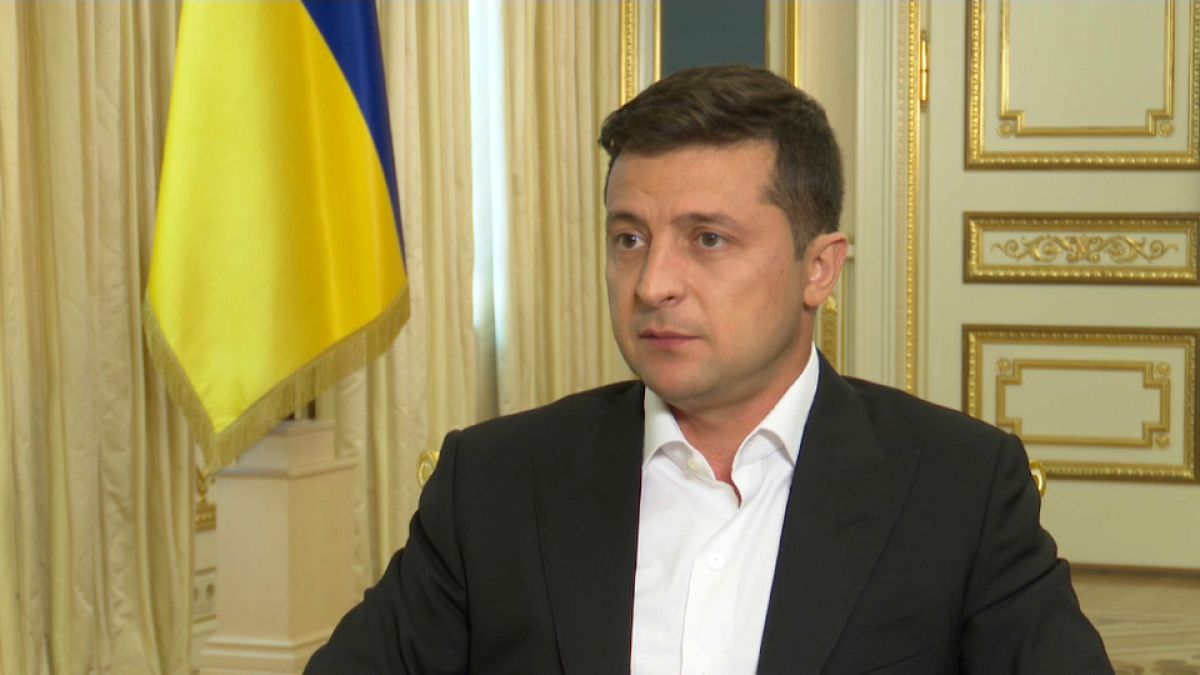 Il presidente ucraino Volodymyr Zelensky intervistato da Euronews