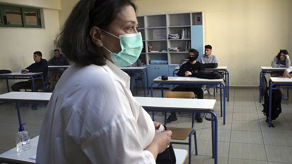 Επαναλειτουργία των σχολεία στην Ελλάδα - Μάιος 2020 Επαναλειτουργία των σχολεία στην Ελλάδα - Μάιος 2020