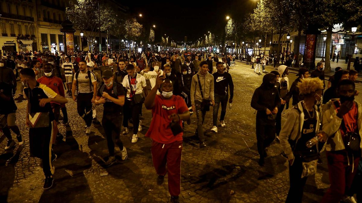 Беспорядки в Париже после поражения ПСЖ