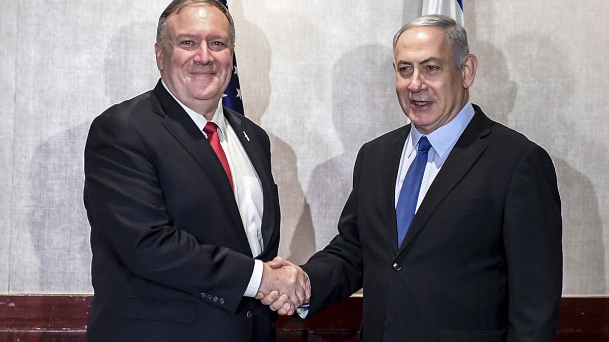 صورة أرشيفية للقاء بين وزير الخارجي الأمريكي ورئيس الوزراء الإسرائيلي 