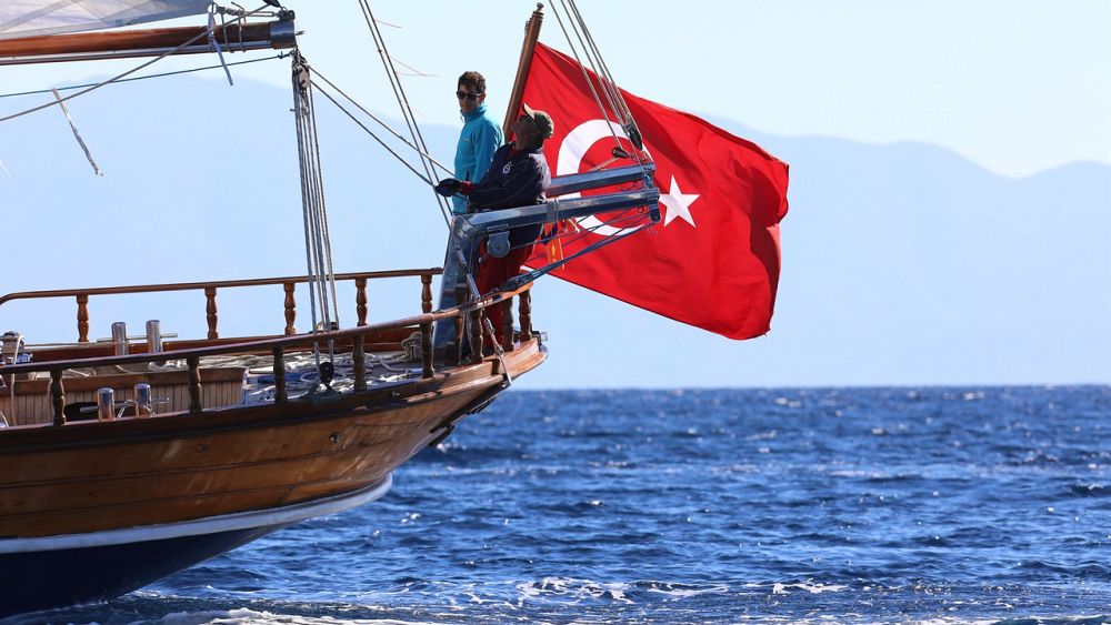 Turizm Bakanlığı: Türkiye'yi ziyaret eden yabancı sayısı temmuz ayında yıllık bazda yüzde 85 azaldı