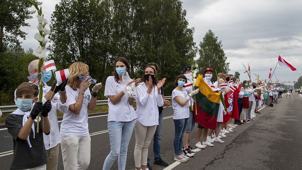 زنجیرهٔ‌ انسانی در مرز لیتوانی در حمایت از جنبش دموکراسی‌خواهانهٔ بلاروس