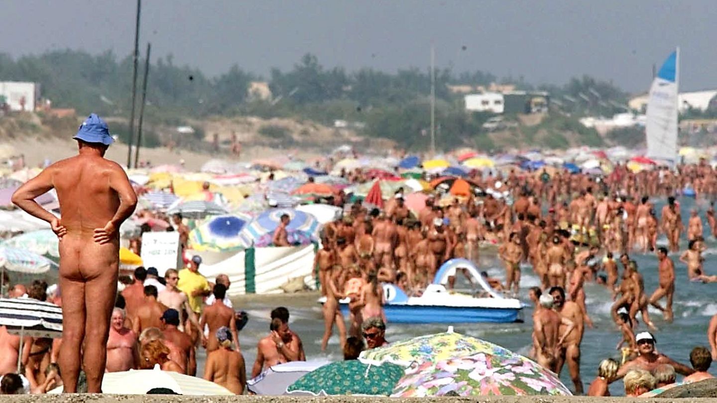 Порно видео французский нудистский пляж