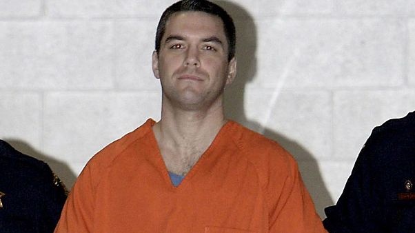 ABD'e 2002 yılında 8 aylık hamile eşi Laci Peterson'ı başını keserek öldüren Scott Peterson ABD'e 2002 yılında 8 aylık hamile eşi Laci Peterson'ı başını keserek öldüren Scott Peterson