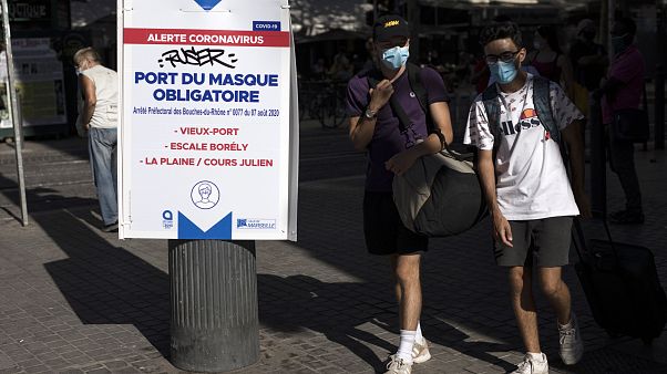 Maskenpflicht in einem Teil von Marseille, Frankreich Maskenpflicht in einem Teil von Marseille, Frankreich