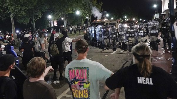 Utcára vezényelték a Nemzeti Gárdát Wisconsinban Utcára vezényelték a Nemzeti Gárdát Wisconsinban