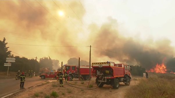 In Südfrankreich stehen die Wälder in Flammen In Südfrankreich stehen die Wälder in Flammen