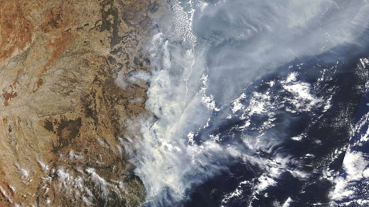Az ausztráliai bozóttüzek füstje a NASA űrfelvételén