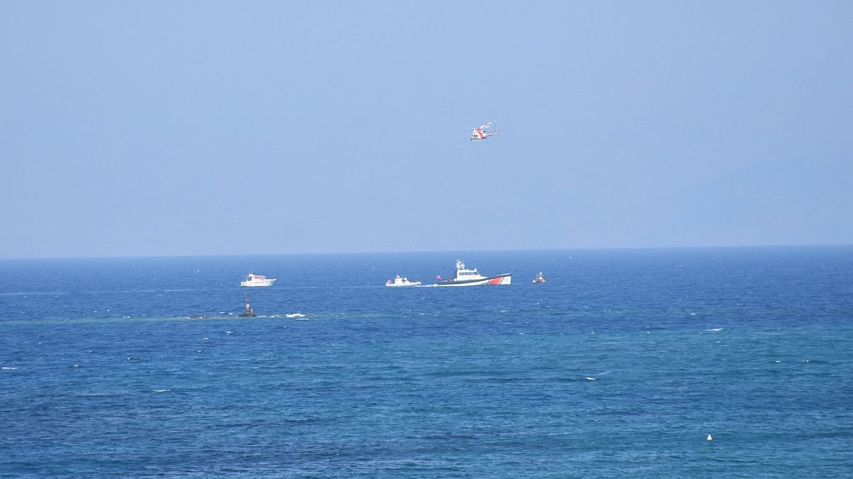 Yunanistan'ın Herke adası açıklarında batan bottan 92 sığınmacı kurtarıldı / ARŞİV