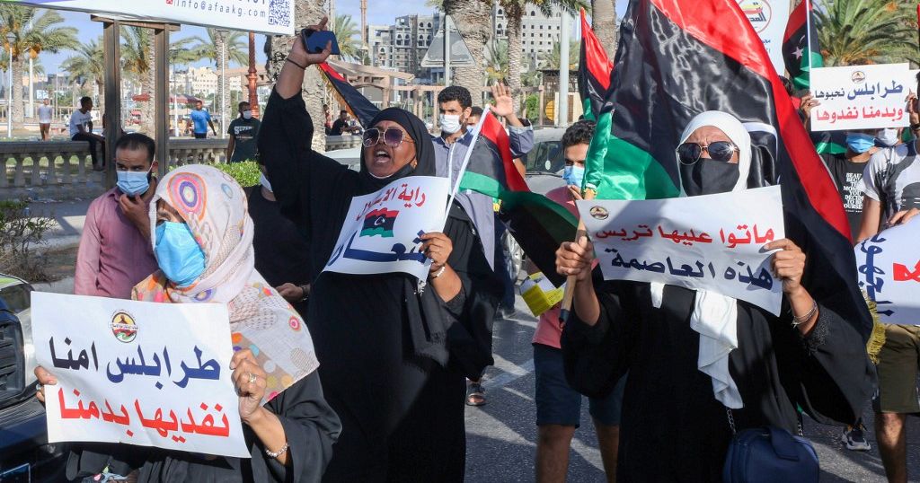 كشف شبكة تزوير داخل شركة حكومية ليبية.. خسائر تتجاوز مليون ونصف المليون دينار