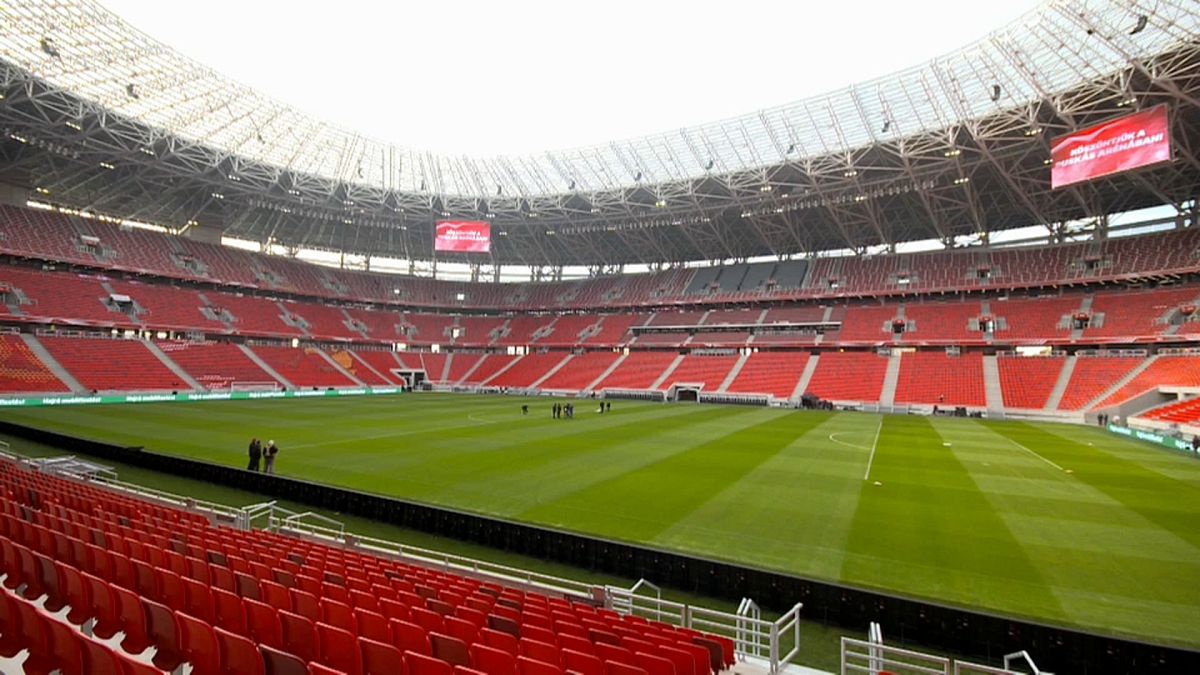 Estádio de Puskas, em Budapeste, recebe cerca de 20.000 adeptos