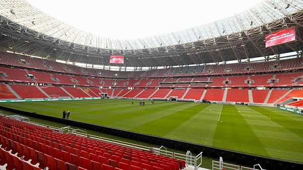 Estádio de Puskas, em Budapeste, recebe cerca de 20.000 adeptos Estádio de Puskas, em Budapeste, recebe cerca de 20.000 adeptos