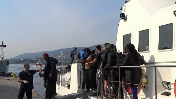 Desembarco de algunos de los rescatados. Desembarco de algunos de los rescatados.