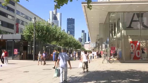 Zuhant az OECD-országok teljesítménye Zuhant az OECD-országok teljesítménye
