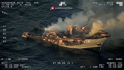 Brennende 50-Meter-Yacht von kasachischen Touristen vor Sardinien gesunken