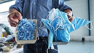 COVID19 : Une start-up qui recycle des masques en plastique jetables
