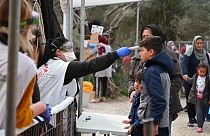 Migrantes na Grécia sem proteção contra Covid-19