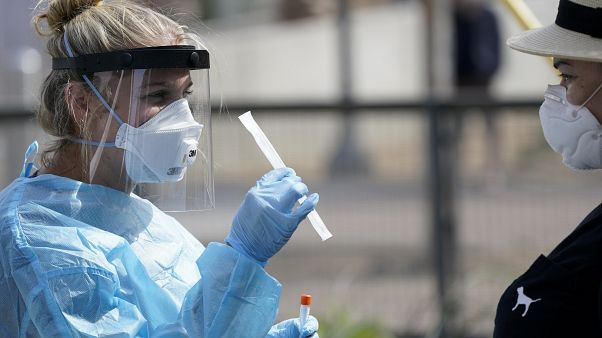 فرنسا تسجل أكثر من ستة آلاف إصابة بكوفيد 19 في 24 ساعة فرنسا تسجل أكثر من ستة آلاف إصابة بكوفيد 19 في 24 ساعة