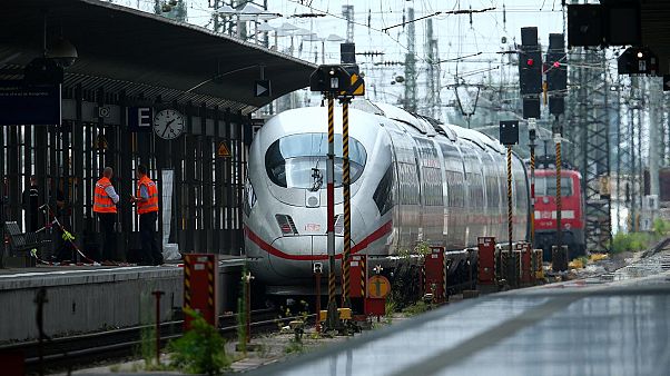 Almanya'da tren istasyonu Almanya'da tren istasyonu