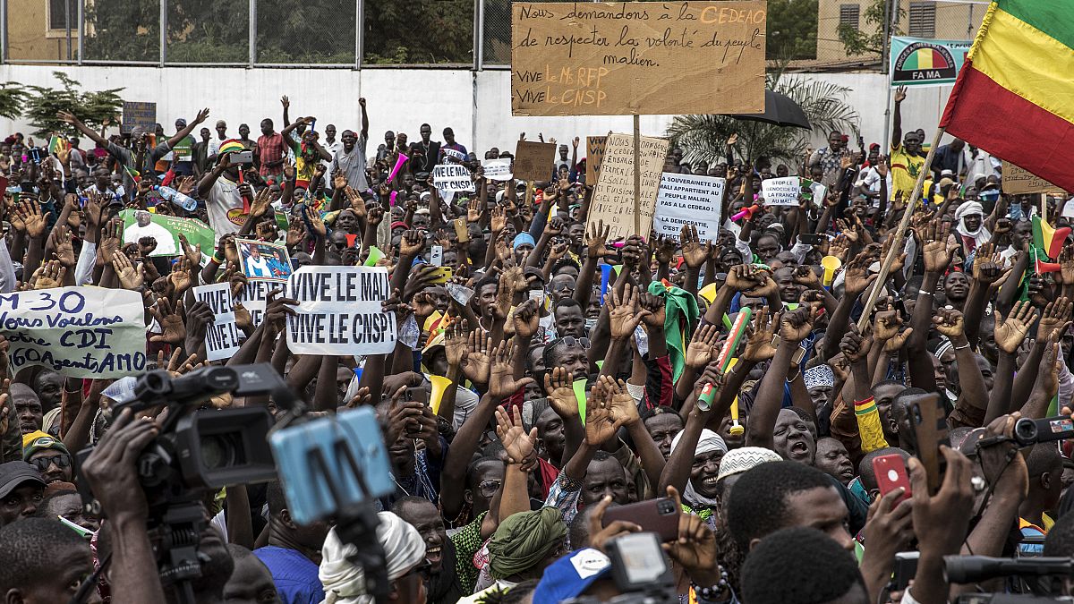 Des manifestants au Mali le 21 août