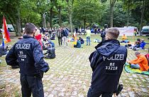 Polizei vor Protestcamp in Berlin