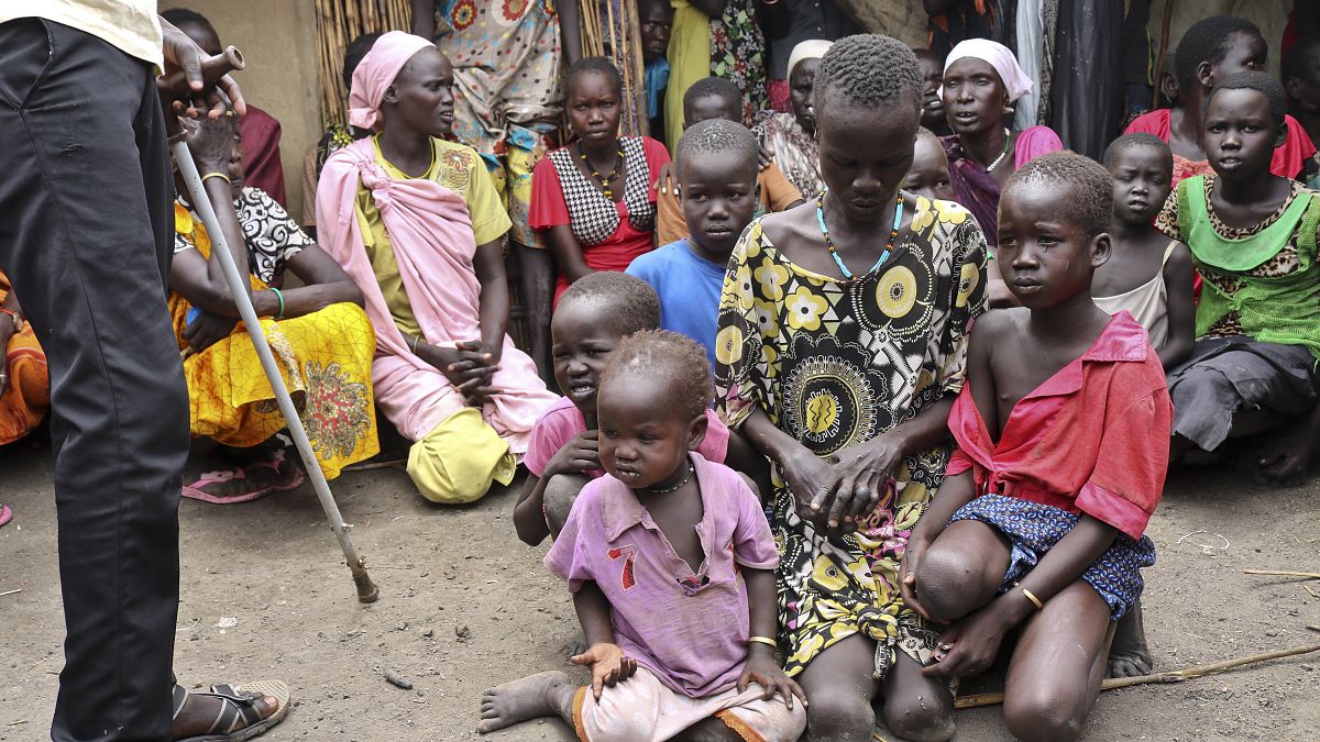 أم وأطفالها في جنوب السودان