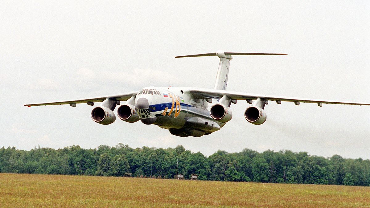 Rus askeri kargo uçağı Ilyushin Il-76 (arşiv) 