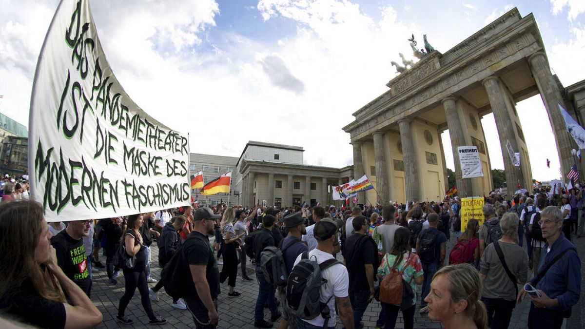 Διαδήλωση κατά των περιοριστικών μέτρων στο Βερολίνο 