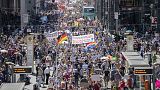 In migliaia a Berlino contro le misure anti-Covid