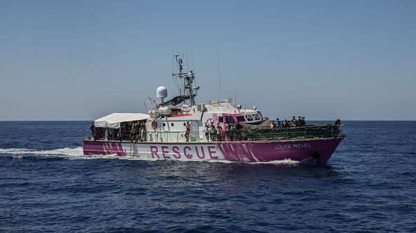 Evacuados todos los migrantes rescatados por el Louise Michel, los más vulnerables están en tierra Evacuados todos los migrantes rescatados por el Louise Michel, los más vulnerables están en tierra