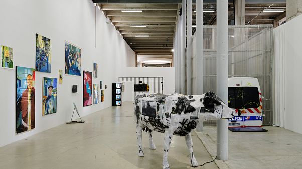 Vue de l'exposition "Jusqu'ici tout va bien" au Palais de Tokyo, Paris Vue de l'exposition "Jusqu'ici tout va bien" au Palais de Tokyo, Paris