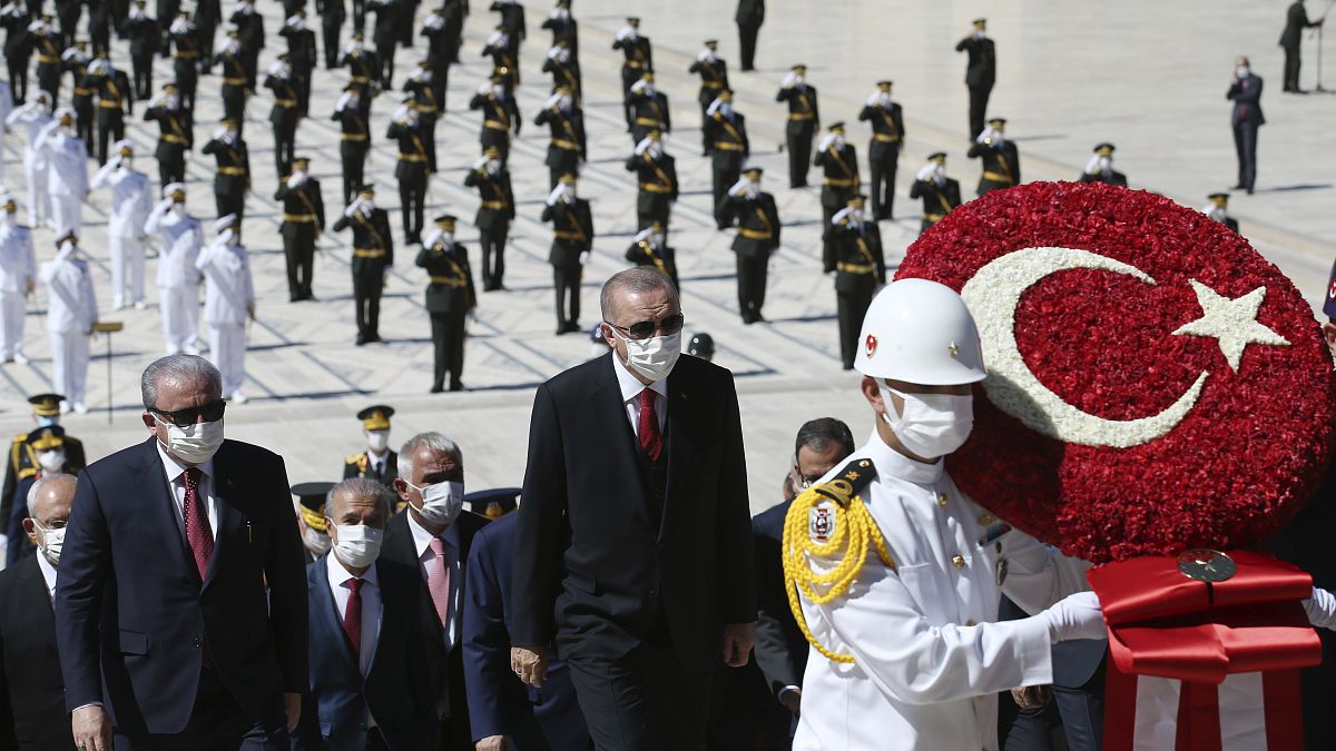 إردوغان مشاركاً في الذكرى 98 للحرب مع اليونان 