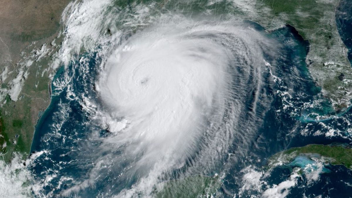 تصویر ماهواره‌ای از طوفان لورا