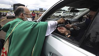 La messe en "drive-in" à Bogota
