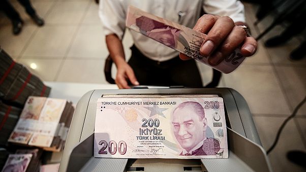 Türkiye ekonomisi yılın ikinci çeyreğinde yüzde 9,9 küçüldü Türkiye ekonomisi yılın ikinci çeyreğinde yüzde 9,9 küçüldü