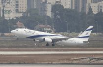 El Al Havayolları'na ait Kiryat Gat adlı uçak, ABD'li ve İsrailli heyeti Birleşik Arap Emirlikleri'ne taşıyan ilk ticari uçuş olarak kayıtlara geçti