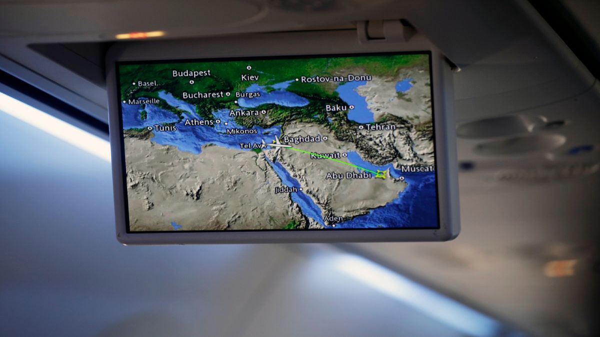 عرض مسار رحلة طائرة العال الإسرائيلية المتوجهةإلى أبوظبي