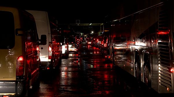 Κλειστά σύνορα στην Ουγγαρία: Εξαίρεση μόνο για Πολωνούς, Τσέχους και Σλοβάκους τουρίστες Κλειστά σύνορα στην Ουγγαρία: Εξαίρεση μόνο για Πολωνούς, Τσέχους και Σλοβάκους τουρίστες