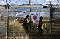 Kuzey Kore sınırında devriye gezen Güney Koreli askerler