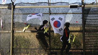 Kuzey Kore sınırında devriye gezen Güney Koreli askerler