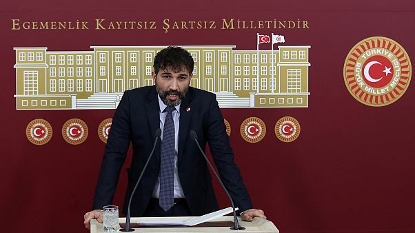 Barış Atay'a yönelik saldırıya ilişkin 3 kişi gözaltına alındı Barış Atay'a yönelik saldırıya ilişkin 3 kişi gözaltına alındı